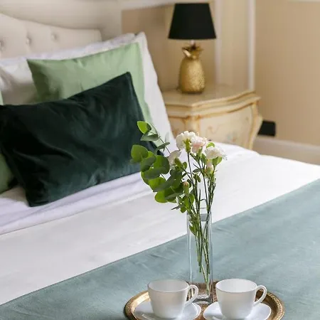 Renaissance Luxury Experience * Rome